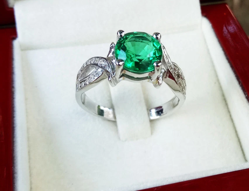 925 Silver & White Gold Plated Round Lab Created Emerald Women Ring size 9 (#59) - Image 2 of 4