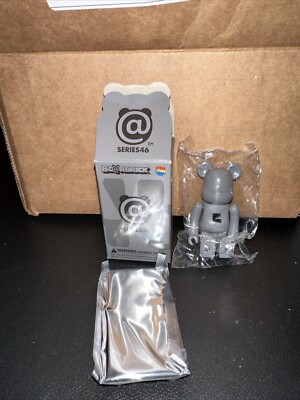 Medicom Bearbrick Be@rbrick 100% Series 46 Figure - Basic E with Card