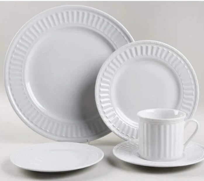 Jcp Embossed Italiana White by JCPENNEY Dinnerware 4 place Setting