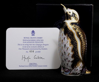 Royal Crown Derby 'Galapagos Pinguin' Box & Zertifikat Briefbeschwerer limitierte Auflage 1. Gold Stp