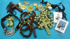 Vintage To Now Religious Catholic Lot Medals Rosaries Mary Jesus Preowned Items