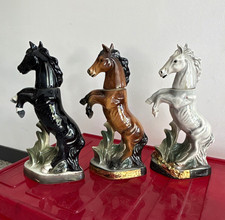 Lot de 3 figurines chevaux d'élevage en porcelaine Jim Beam - Noir, marron et blanc
