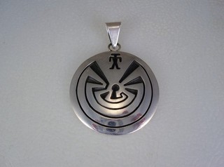 NAVAJO / HOPI HAND MADE STERLING SILVER MAN IN MAZE NECKLACE PENDANT