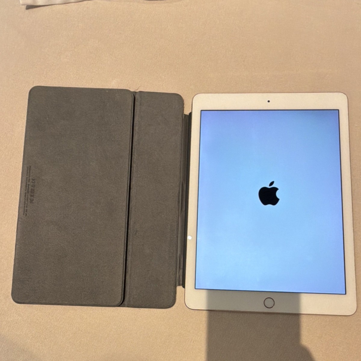 Apple iPad Pro 9.7-inch 32GB Gold Tablet with Keyboard | eBay