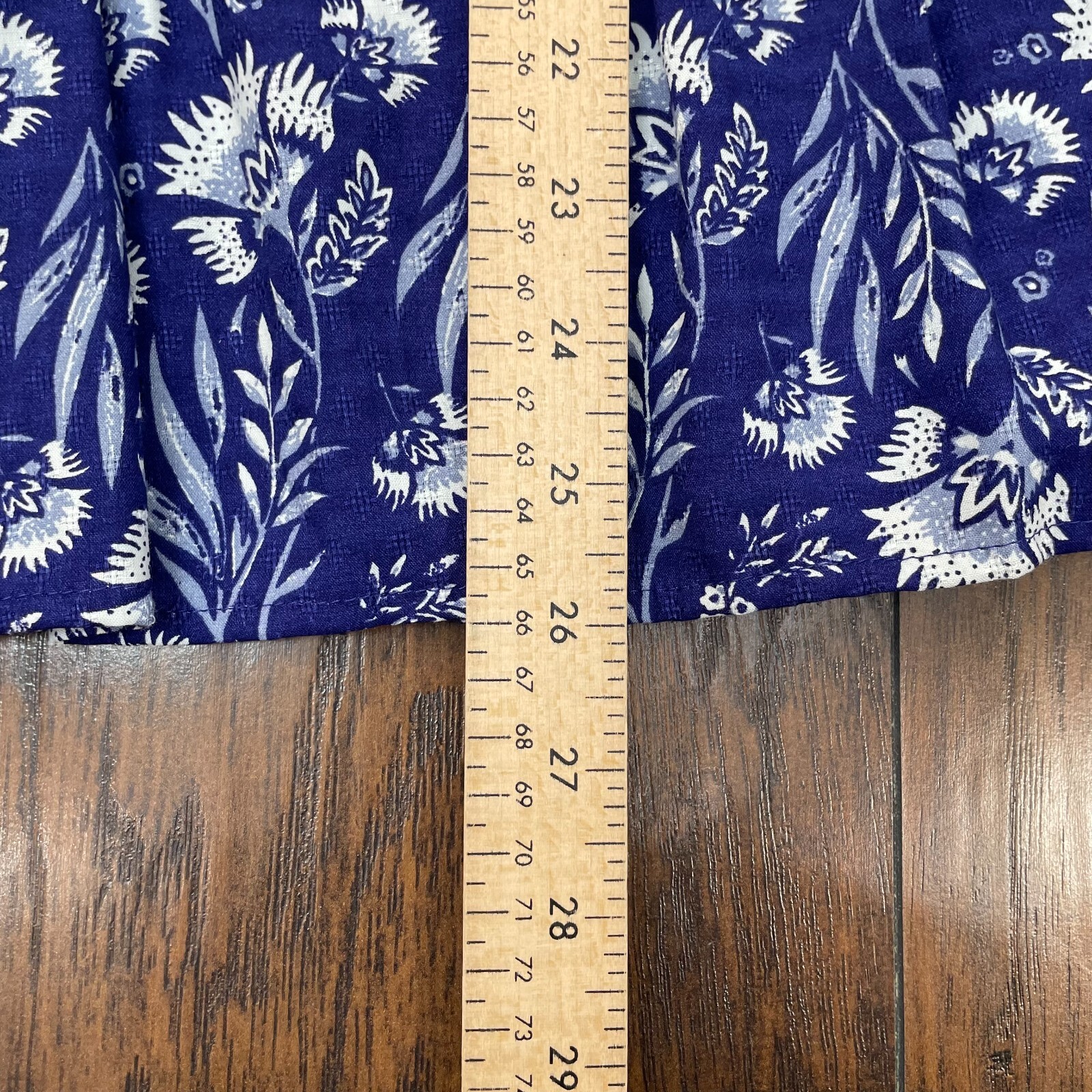 Universal Thread Top Medium Blue White Floral Pep… - image 9