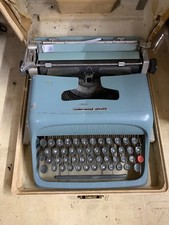 Olivetti Underwood Studio 44 Manual Typewriter W/ Case thumbnail