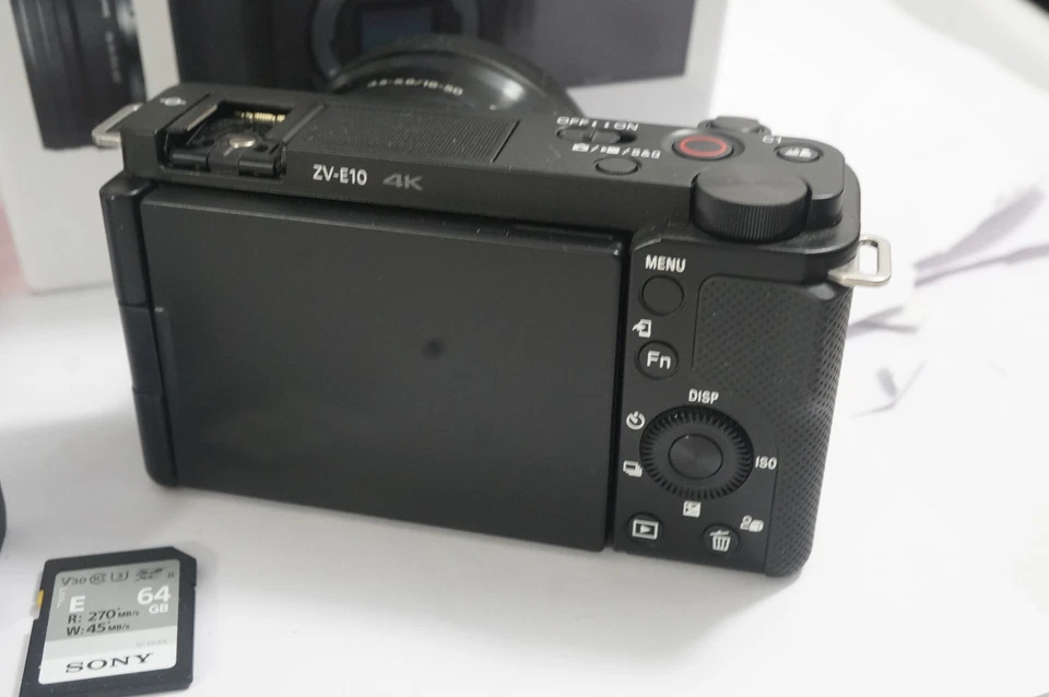 Sony Alpha ZV-E10 mit Objektiv Sony E PZ 16-50mm F3.5-5.6 OSS + SD , TOP - Bild 3 von 4