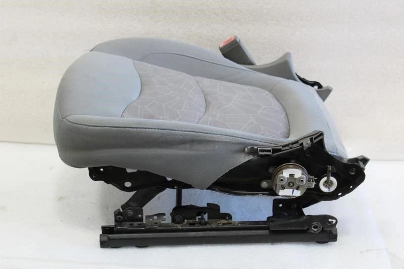 2016 CHEVROLET VOLT LEFT DRIVER SIDE FRONT SEAT BOTTOM TRACK GRAY CLOTH Foto 3 de 4