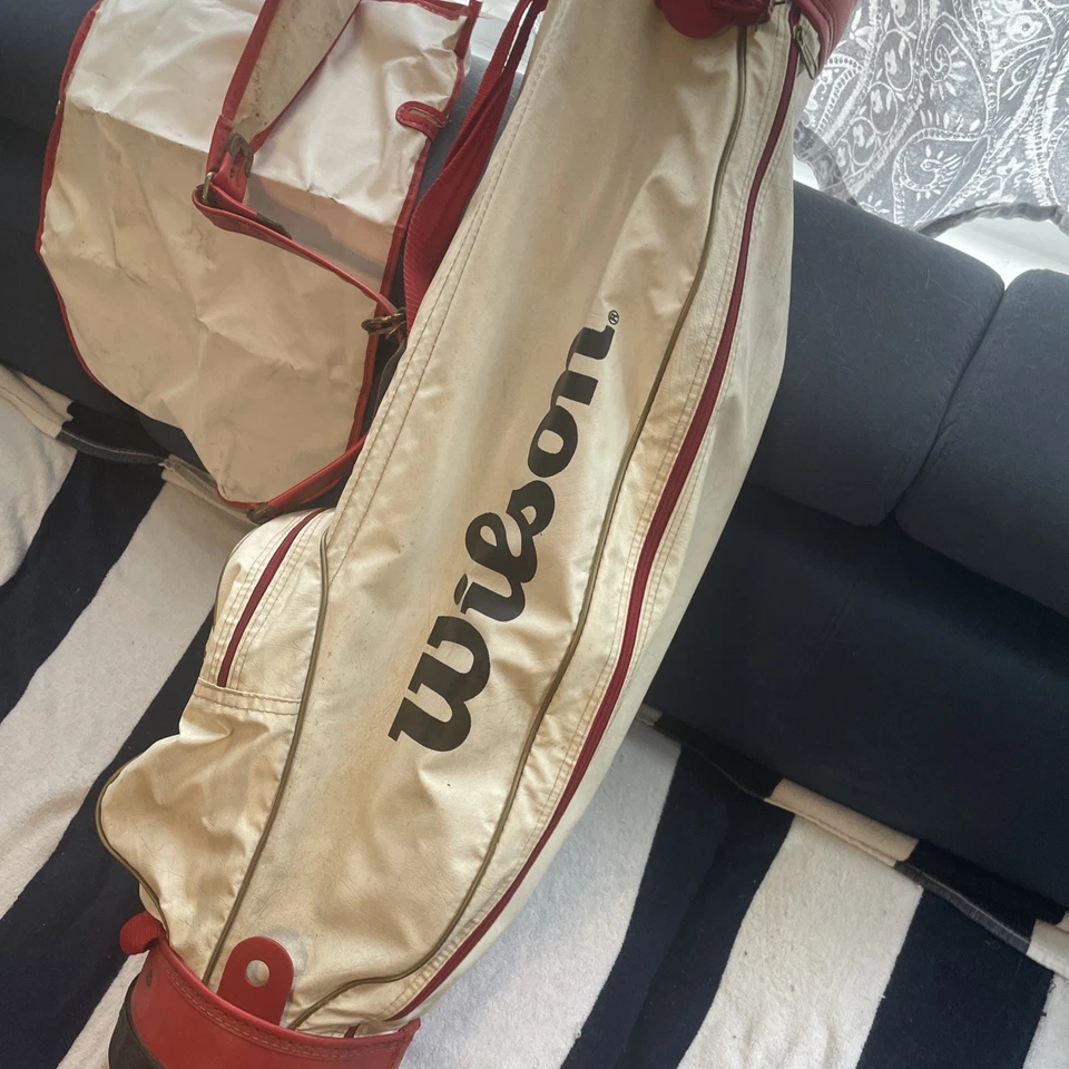 "Bolsa de golf Wilson Sports profesional vintage de cuero sintético rojo/blanco con correa 34""" Foto 2 de 4