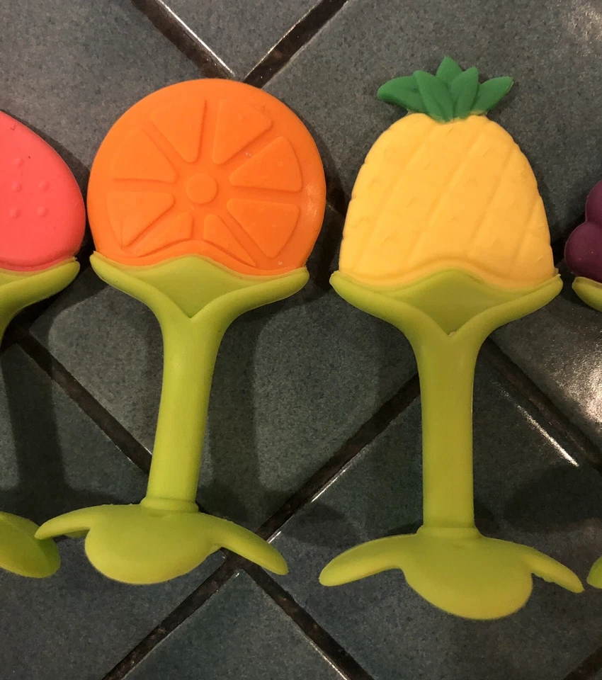 Paquete de 5 juguetes para la dentición infantil Tinabless juego de frutas para la dentición sin BPA ¡BUC! Foto 4 de 4