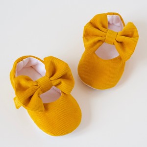 girls mustard shoes