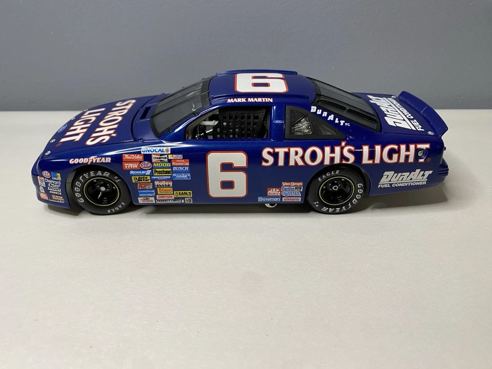 Team Caliber #6 Mark Martin Stroh's Light 1989 Ford Thunderbird 1/24 No Box READ - Image 2 of 4