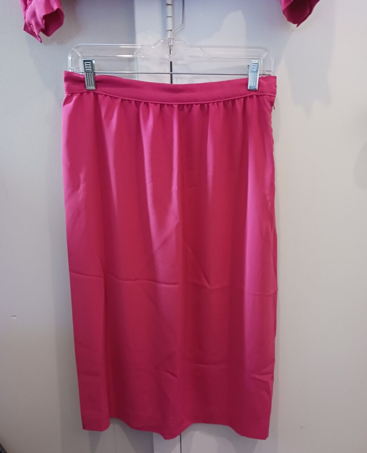 Womans Medium Solid Hot Pink Business Casual Butt… - image 3