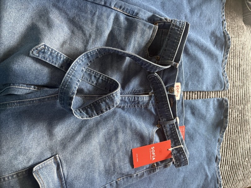 Sofia Women's Blue Medium Wash wide Leg Stretch Jeans 5-Pocket Size 8 NWT