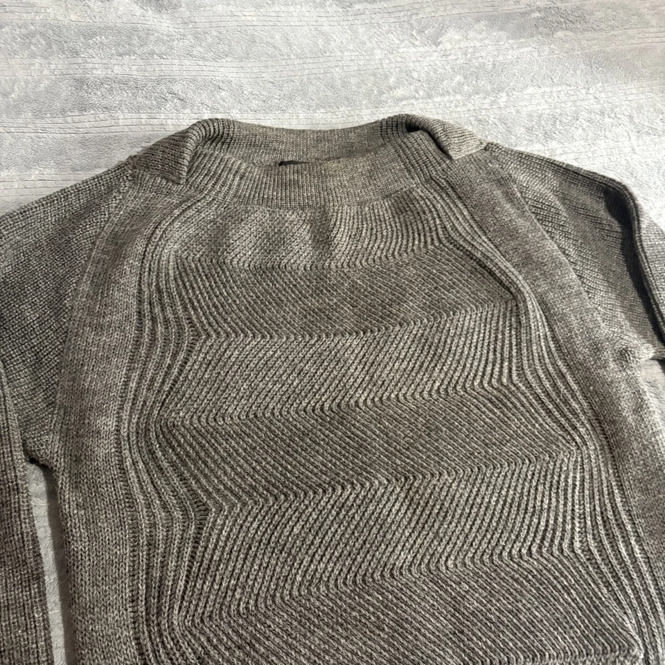 Vintage Rare The Basher Wool Sweater Gray Size Medium Textured Pattern Unique - Image 2 of 4