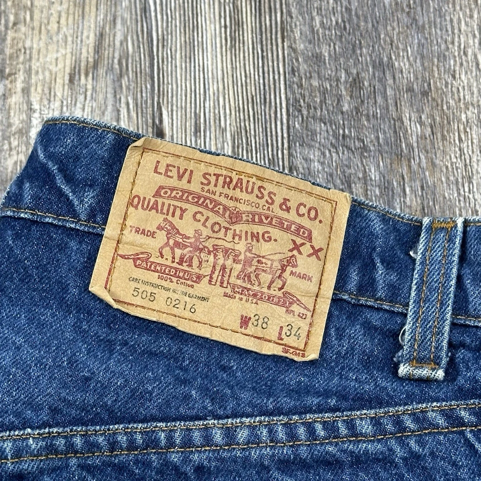 Vintage 1985 Levis 505 USA Made Jeans 38x34 (36x34) Regular Fit Medium Wash 0217 - Image 2 of 4