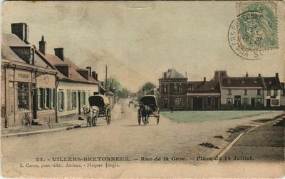 CPA VILLERS-BRETONEAUS Rue de la Gare Place du 14 Juillet (19281)