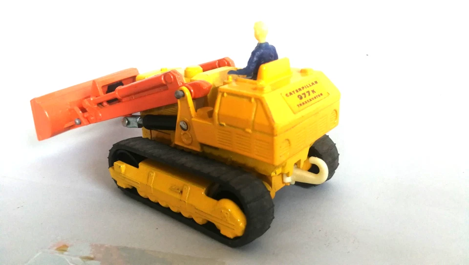 Matchbox King Size K-8 Caterpillar Traxcavator mit Fahrerfigur (sehr selten) - Bild 2 von 4