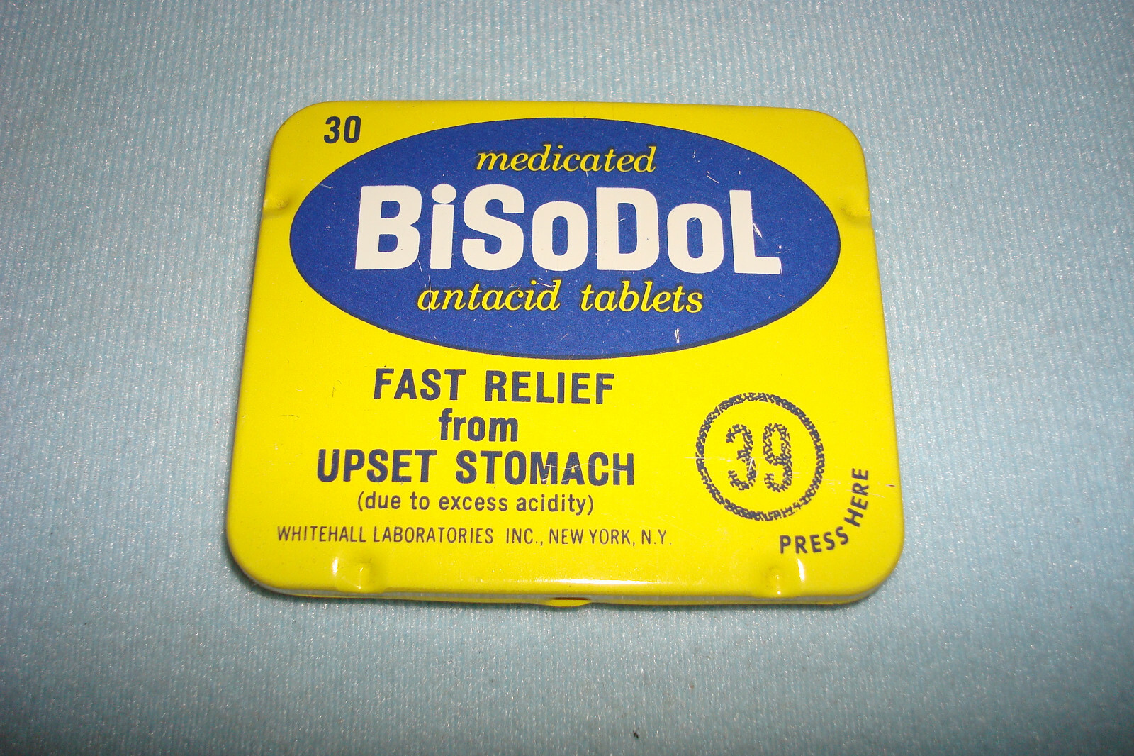 VINTAGE UNIQUE PERFECT CONDITION TIN BOX BiSoDoL UPSET STOMACH 30