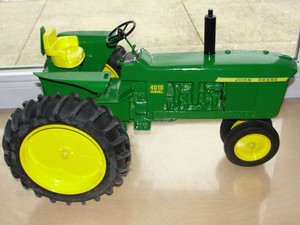 8 scale farm toys for sale