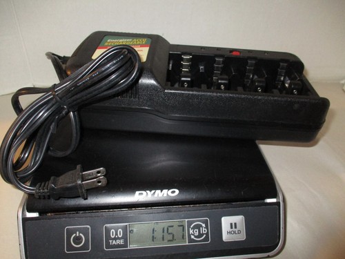 New Energizer Universal Battery Charger for NiCd- NiMH AA- AAA- C- D- 9V Battery - Picture 7 of 8