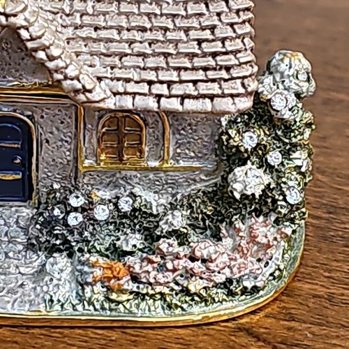 Small Country Cottage Ring Trinket Box Metal + Enamel + 🧲 Closure 2.5x2x2 Inch - Picture 2 of 11
