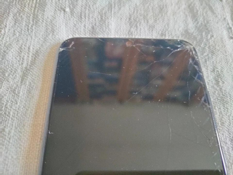 HUAWEI Honor 20 Lite 128 GB  Blu - SCHERMO ROTTO - FUNZIONANTE - Immagine 2 di 4