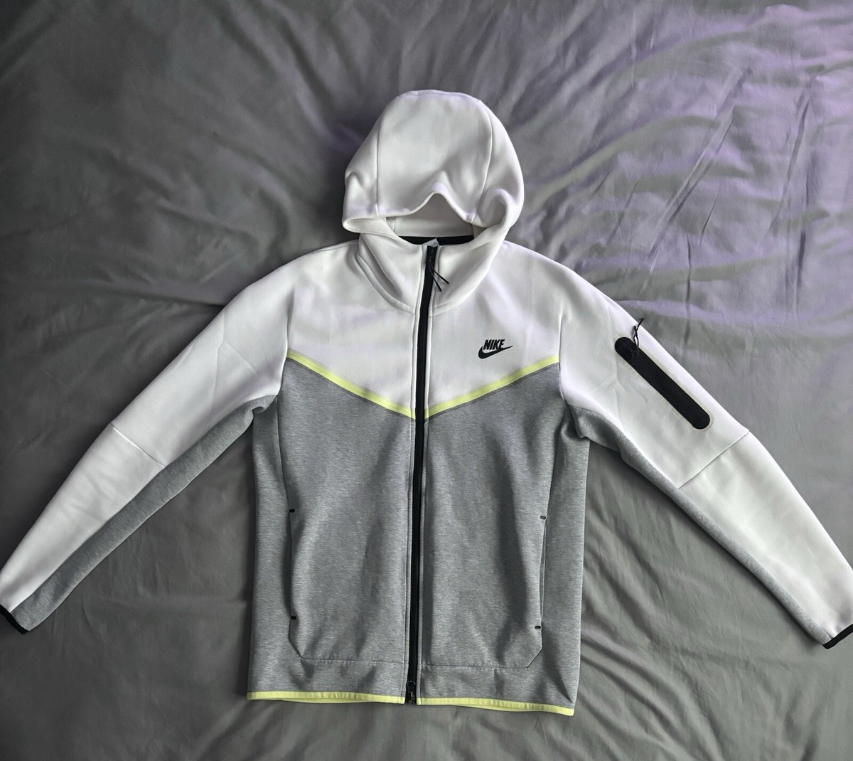nike tech fleece volt