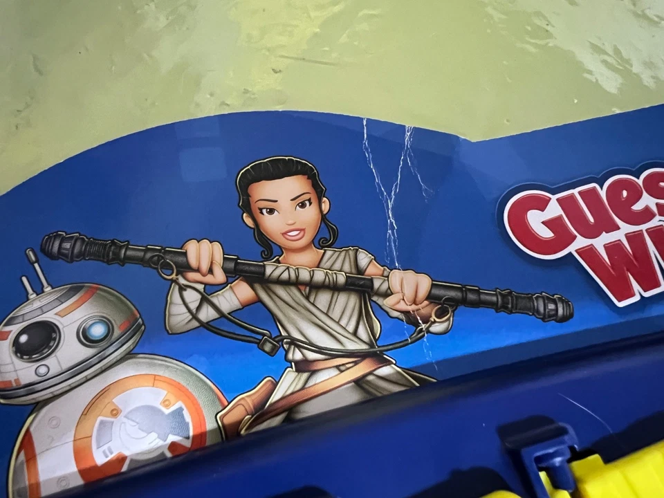 Star Wars Guess Who? Game by Hasbro (2014)  - Image 3 of 4