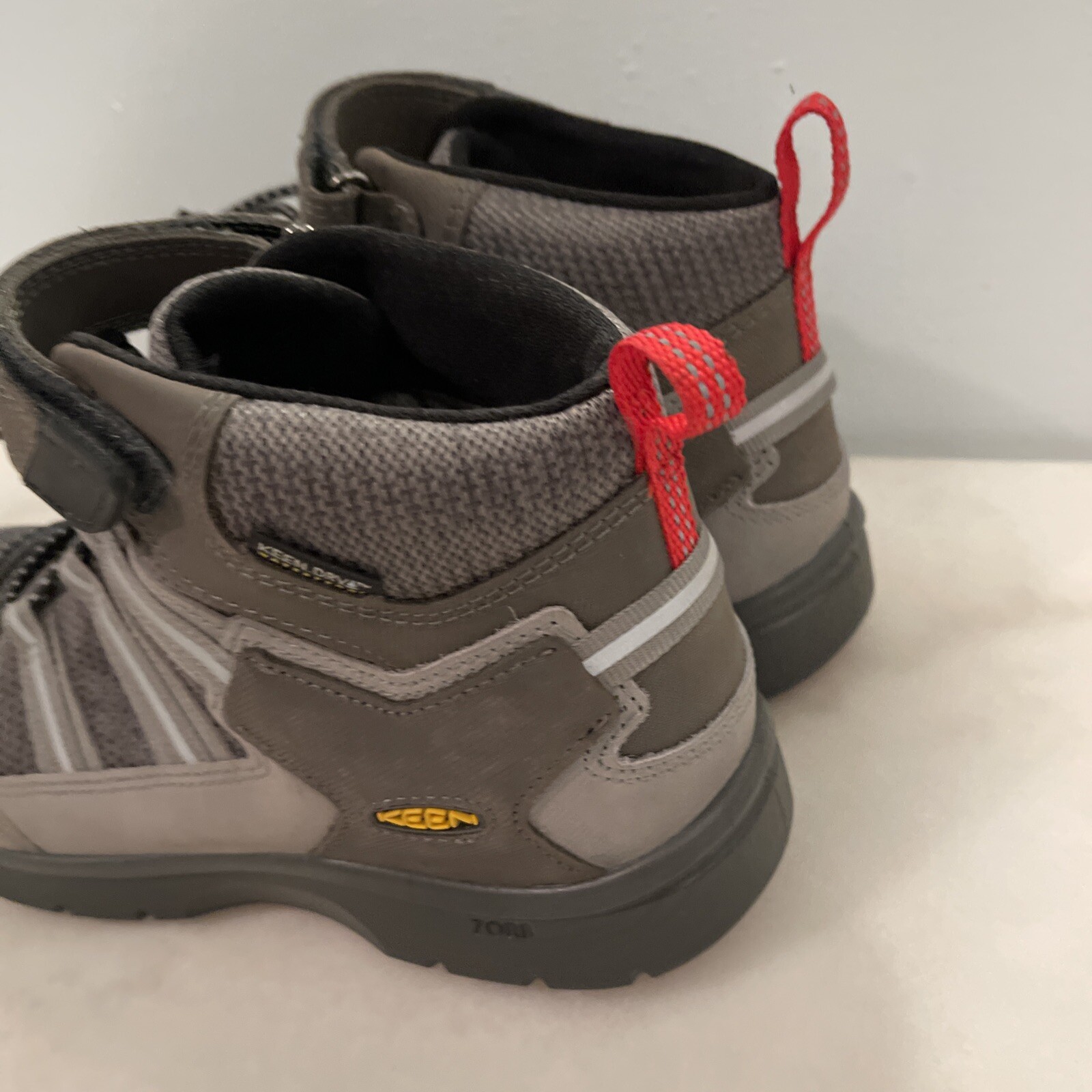 Sneakers alte Keen HikePort 2 grigie nuove senza scatola taglia 5 stile: 1022782