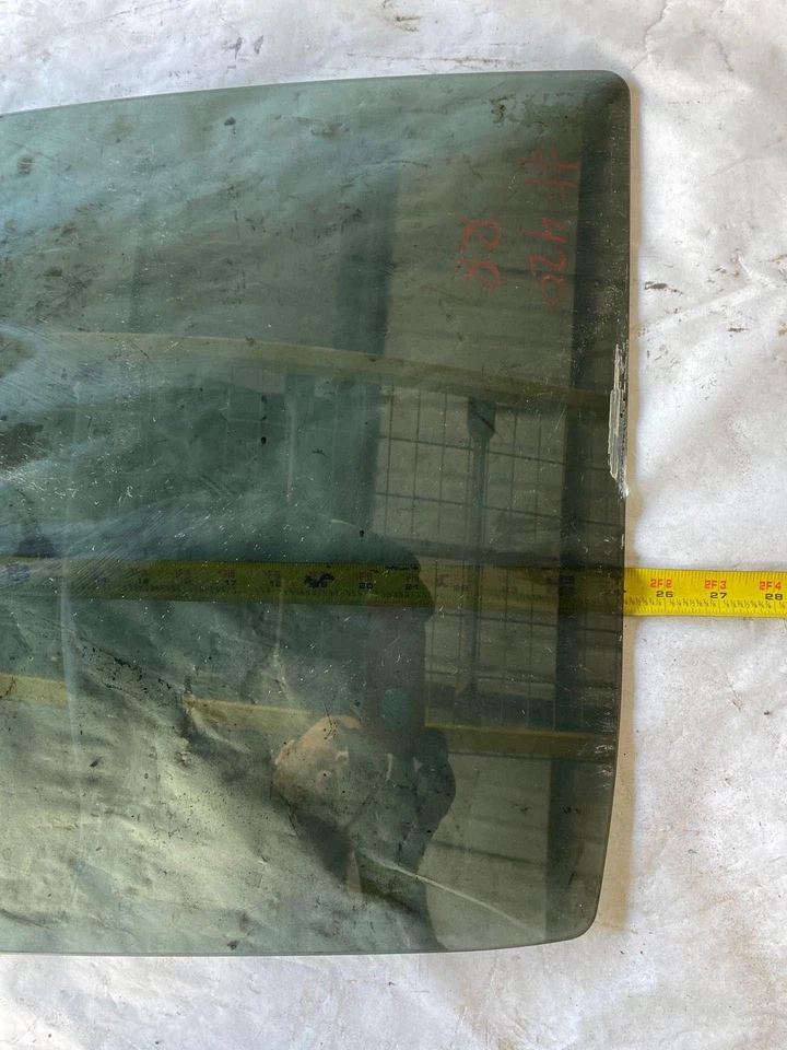 Jeep Liberty 2002-2006 vagón 4 puertas puerta trasera ventana de vidrio lado derecho del pasajero Foto 3 de 4