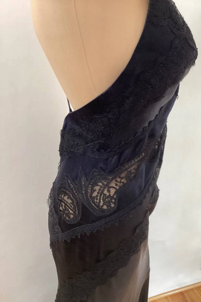 ABITO VERSACE VINTAGE INSERTO IN PIZZO A IMMERSIONE POSTERIORE APERTA SETA BLU SCURO TAGLIA 40