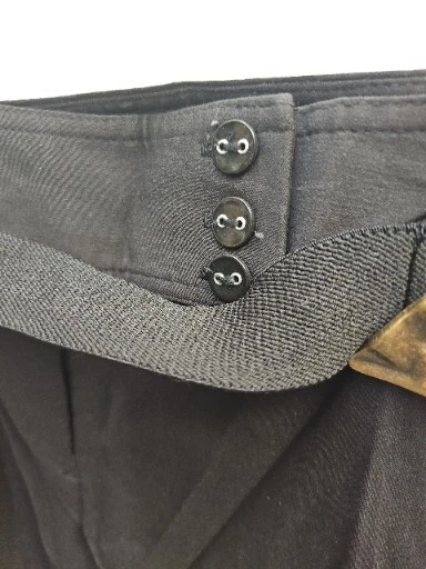 Pantalones cortos de vestir Courtnenay negros con cinturón talla 7 Foto 4 de 4