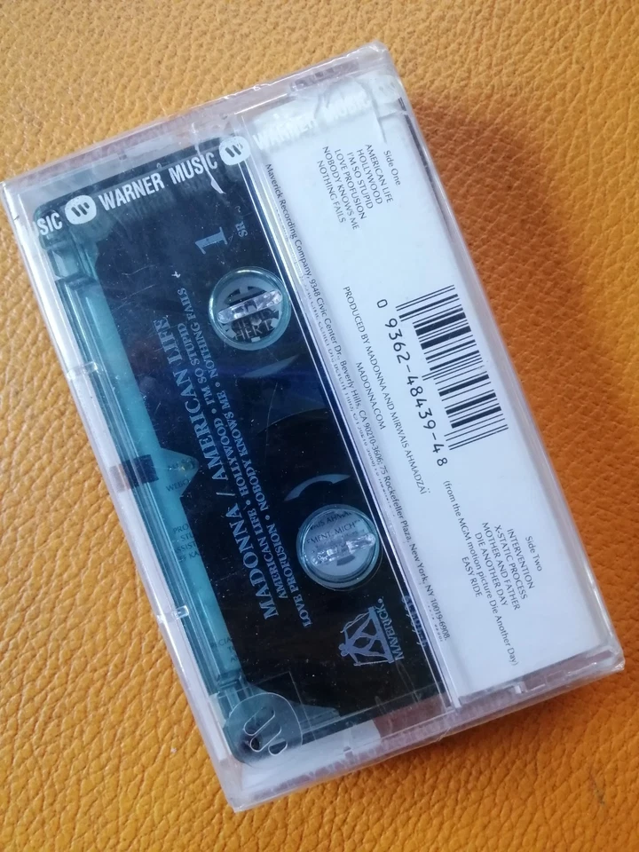 MADONNA [ MUSIC ] ORIGINAL CASSETTE TAILAND EDITION - Image 2 of 3