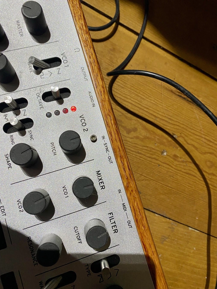Korg Monologue Monophonic Analogue Synthesiser - Image 4 of 4