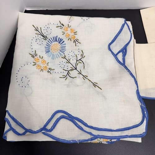 Vintage Hand Embroidered Linen Tablecloth and 7 Napkins Set Yellow & Blue Flower - Picture 2 of 10