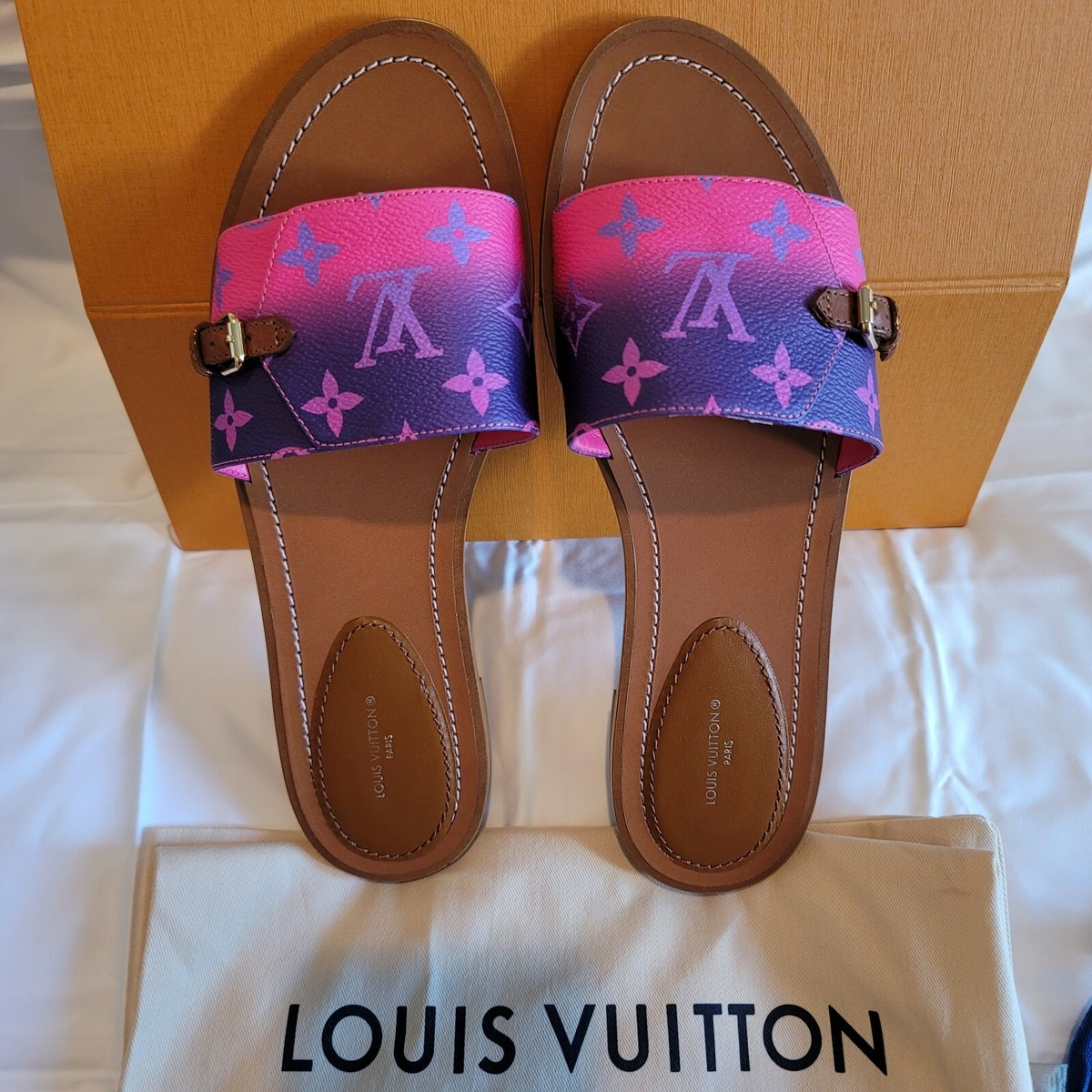 Louis VUITTON MIDNIGHT FUSCHIA MONOGRAM MULE SANDAL SIZE 41EU=11US 