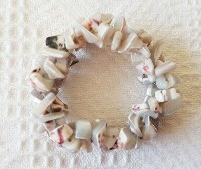 Armband ~ grau & weiß natürliche Achat Chip Steine ~ Stretch ~ schön