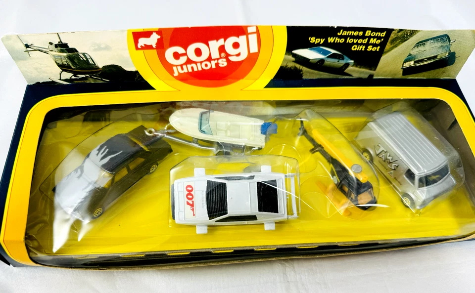 VINTAGE JAMES BOND CORGI JUNIORS 3030 GIFT SET SPY WHO LOVED ME 1977 - Image 4 of 4