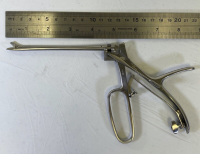 Karl Storz N3150 Universal Handle w/ N3160-1 3mm x 10mm Punch