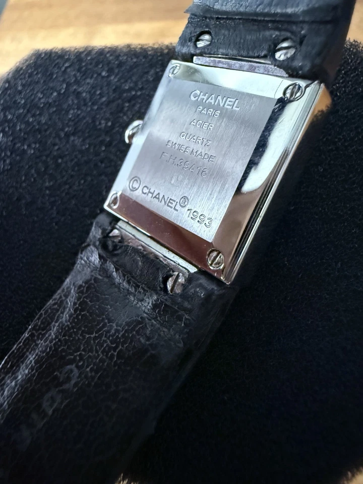 Chanel Matelasse Reloj Cuero Acero Inoxidable 19mm Damas Funcionando Auténtico Foto 2 de 4