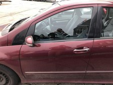 Mercedes B Klasse W245 Tür vorn links Fahrertür Anrostungen 597 Saturnrotmet. Mercedes B Klasse W245 Tür vorn links Fahrertür Anrostungen 597 Saturnrotmet.