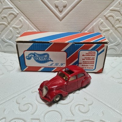 Record 1:43 seltener Resin gebauter Peugeot 202 Straßenwagen rotes Schiebedach 1939 mit Box