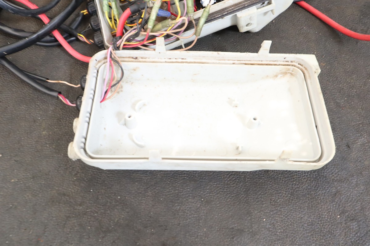 かぼ 99 SEADOO GSX LIMITED REAR ELECTRICAL BOX W/ IGNITION COILS