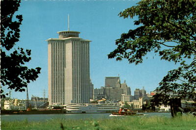 NEW ORLEANS, INTERNATIONAL TRADE MART, Mississippi River, Canal Postcard
