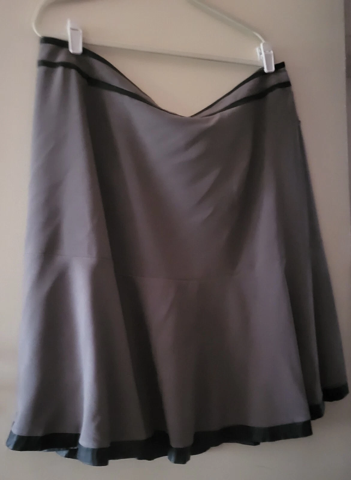 Womans skirt
Opens in a new window or tab