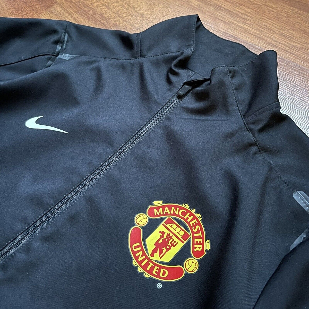 MANCHESTER UNITED NIKE 2011/2012 FOOTBALL TRAINING JACKET SIZE “M