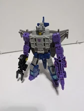 Transformers Legacy Evolution Needlenose Deluxe Class Figure Complete