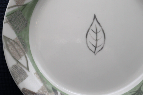"Plato de ensalada con patrón de hojas texturizadas Corning Corelle 7 1/4" - Imagen 2 de 3