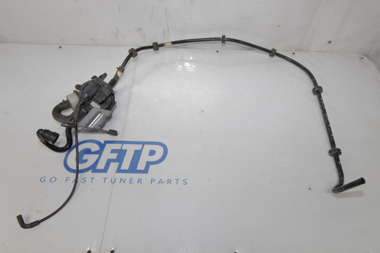 08-13 AUDI R8 4.2L V8 OEM CHARCOAL CANISTER W/ LEAK DETECTION PUMP 7H0906271A